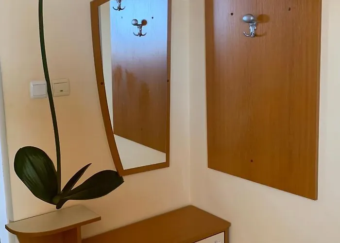 Sunny Hills Private アパート