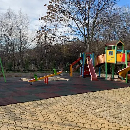 Апартамент Sunny Hills Private